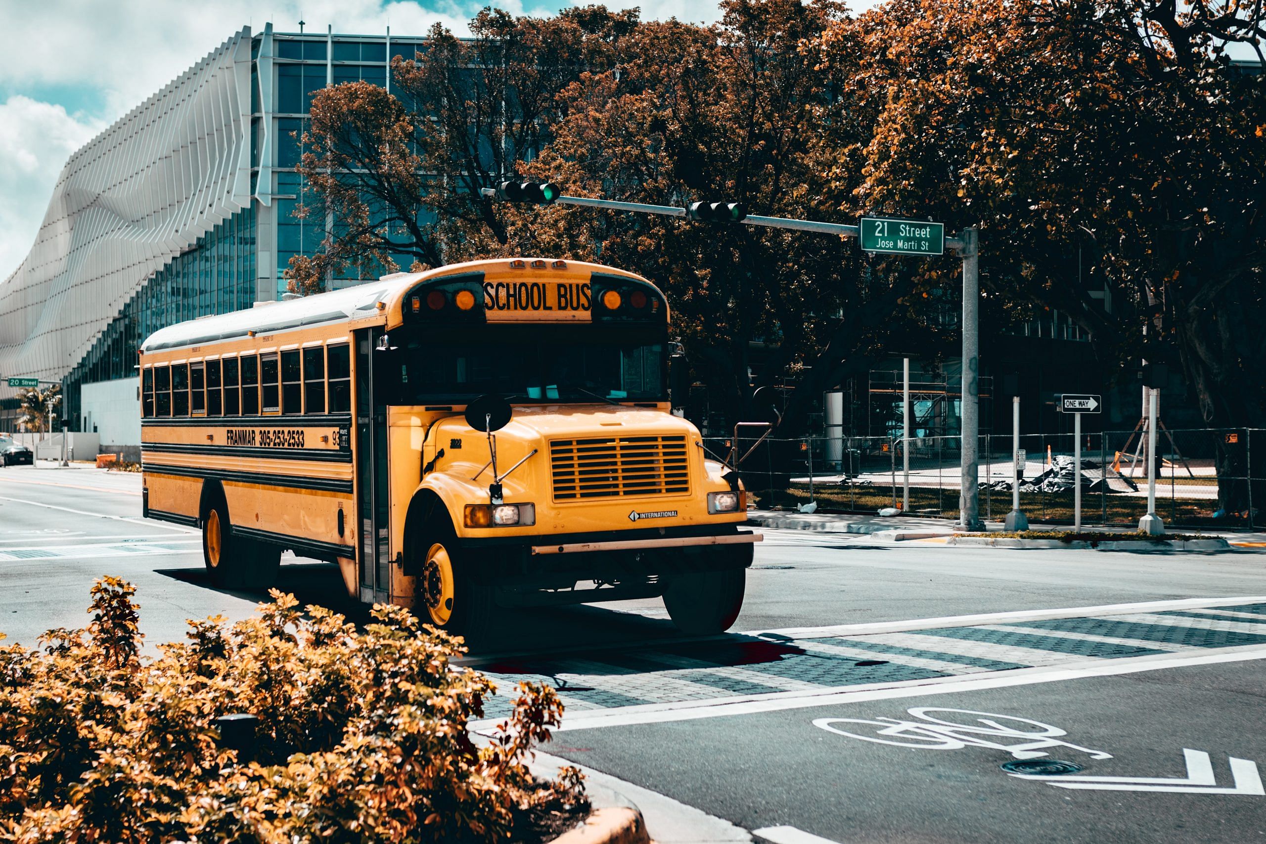 feaa848c82f171b58d20ca6138bcee1e-scaled Sharing the road with a school bus